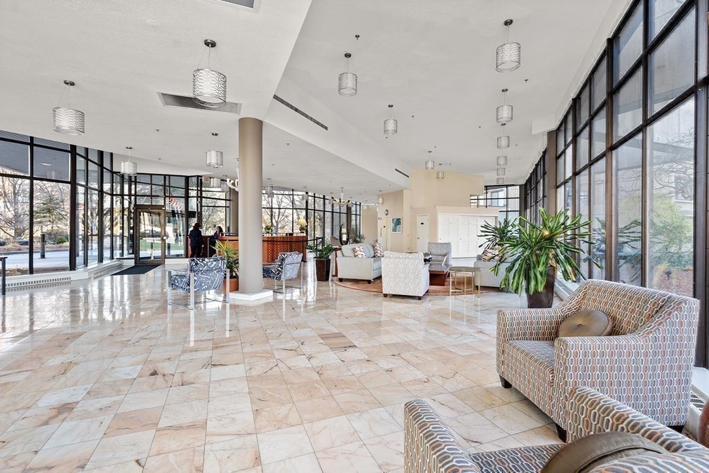 250 Hammond Pond Parkway # 1507N