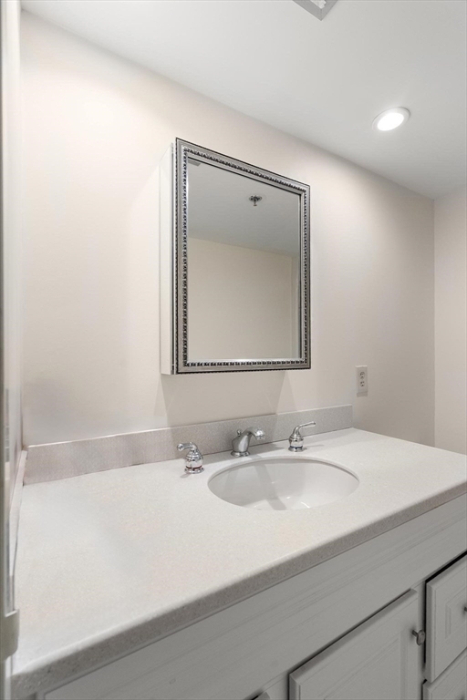 250 Hammond Pond Parkway # 1507N