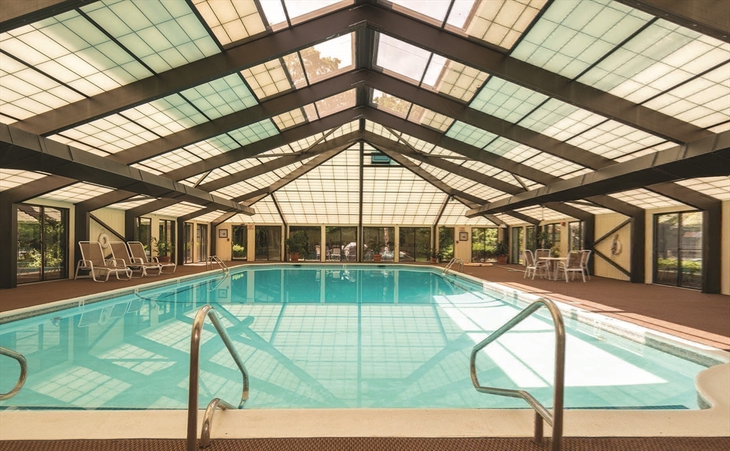 250 Hammond Pond Parkway # 1507N
