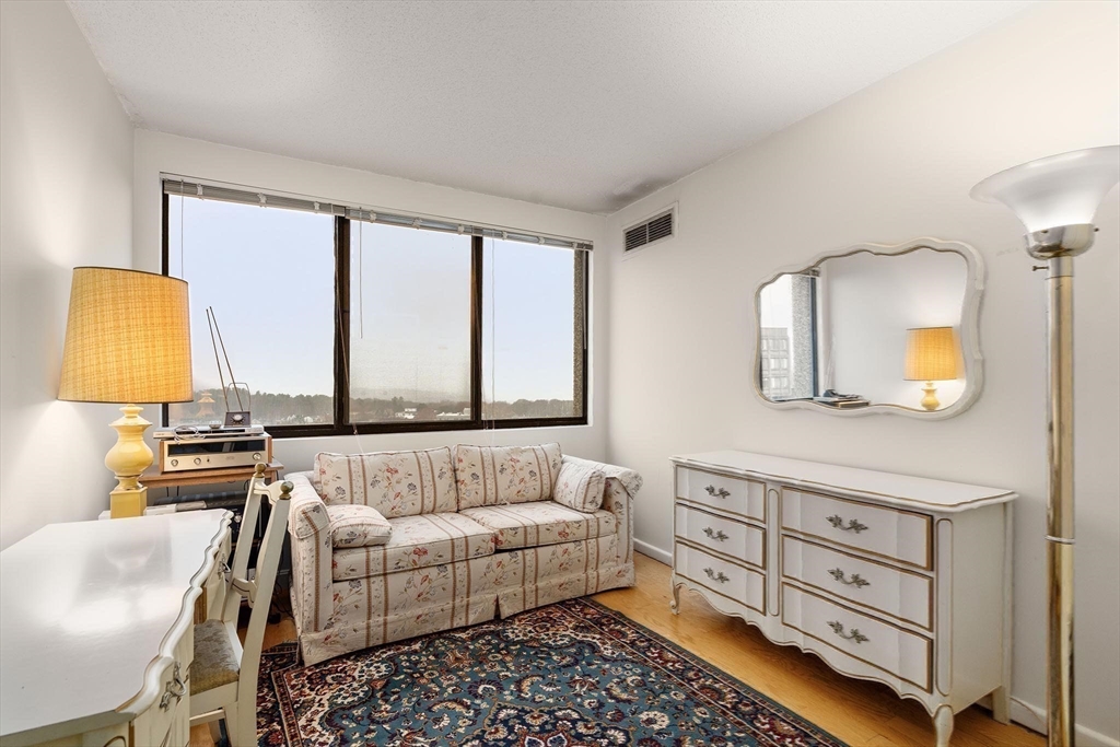250 Hammond Pond Parkway # 1507N