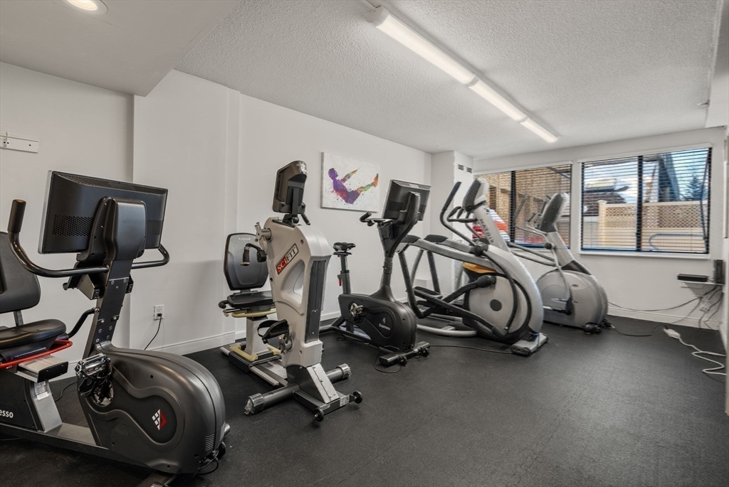 250 Hammond Pond Parkway # 1507N