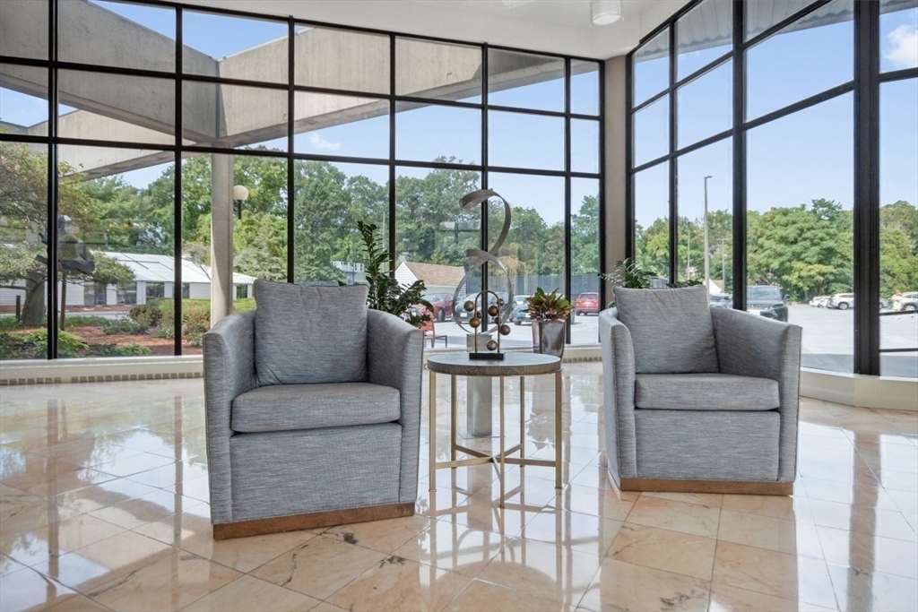 250 Hammond Pond Parkway # 1507N