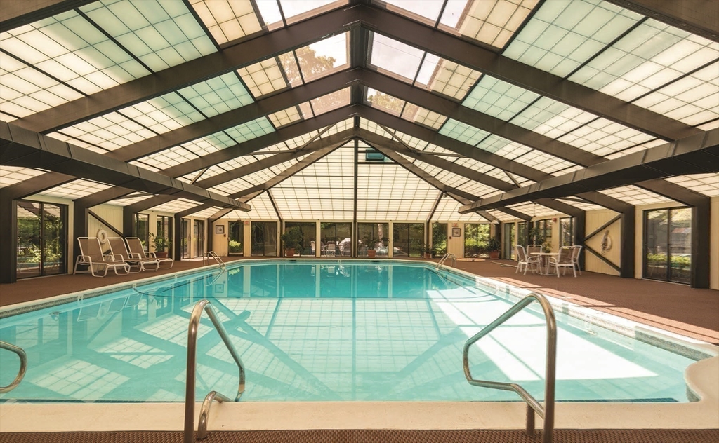 250 Hammond Pond Parkway # 1111S