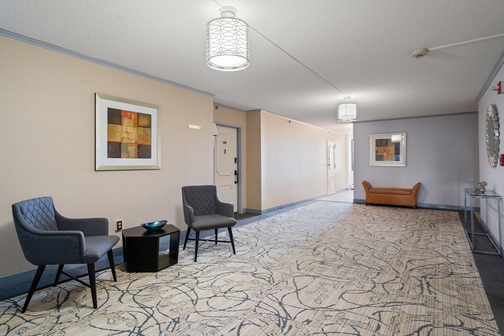 250 Hammond Pond Parkway # 1111S