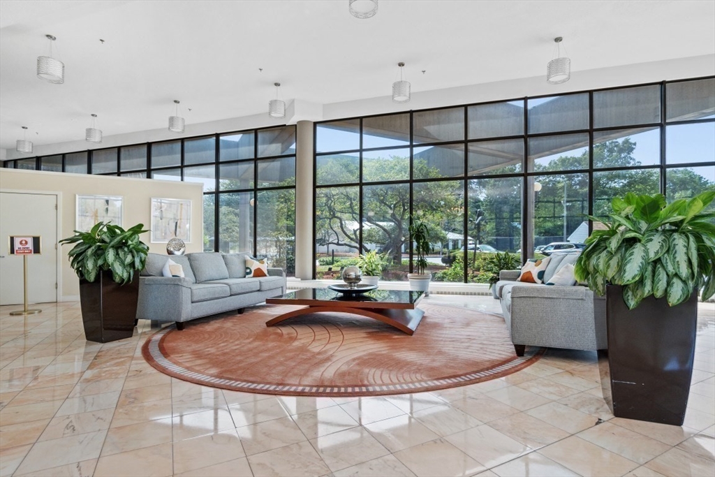 250 Hammond Pond Parkway # 514N