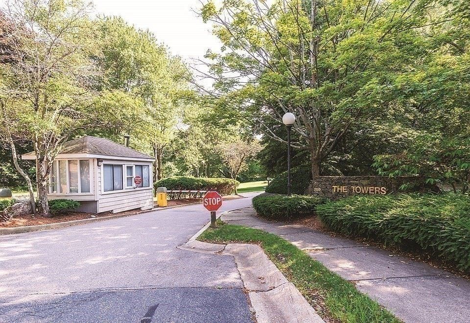 250 Hammond Pond Parkway # 514N