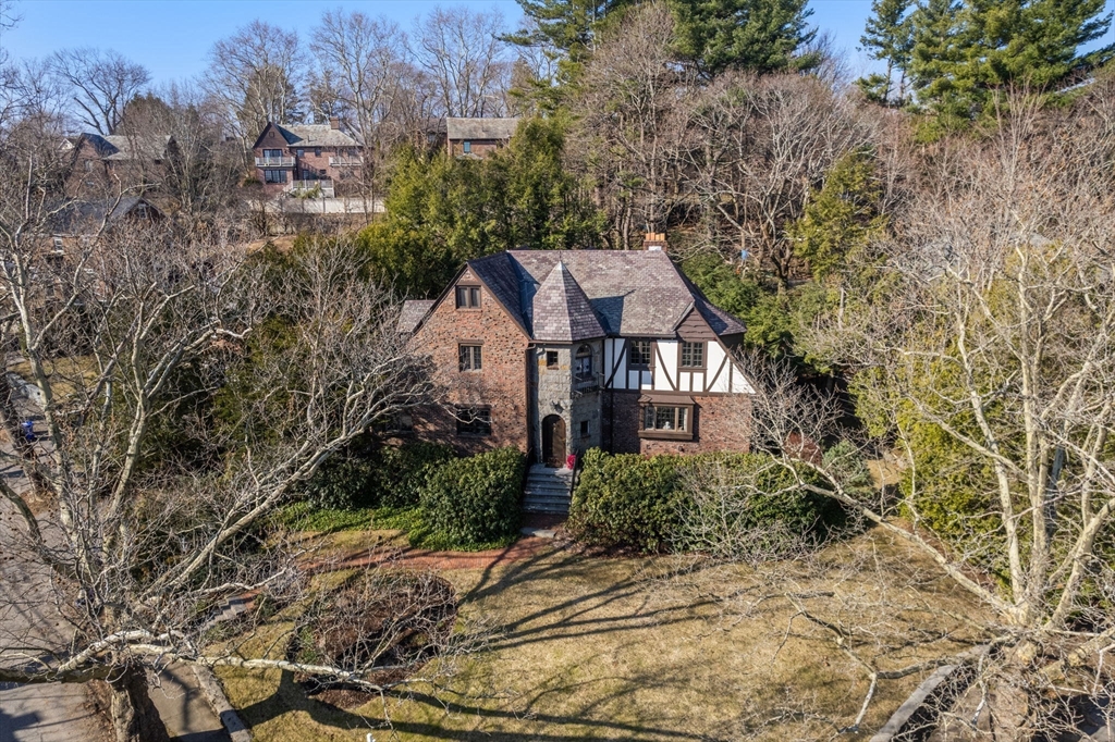 16 Alberta Rd