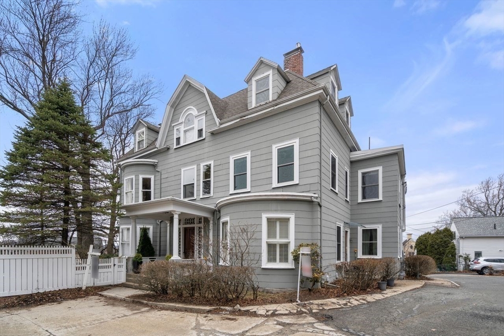 12 Bigelow Cir # 2