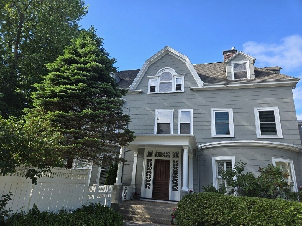 12 Bigelow Cir # 2