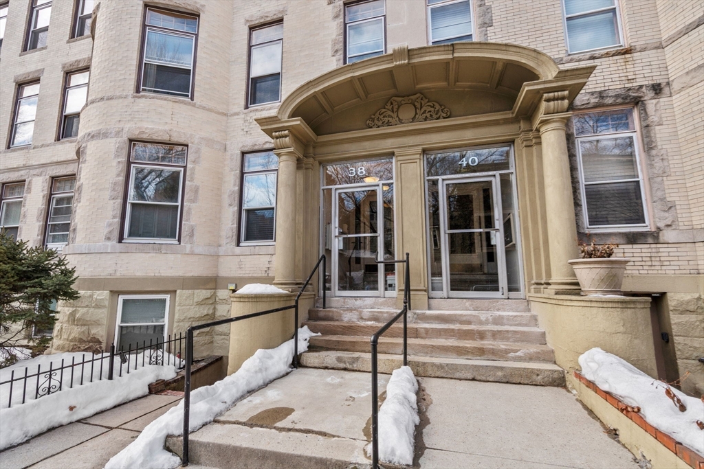 38 Winchester Street # 4