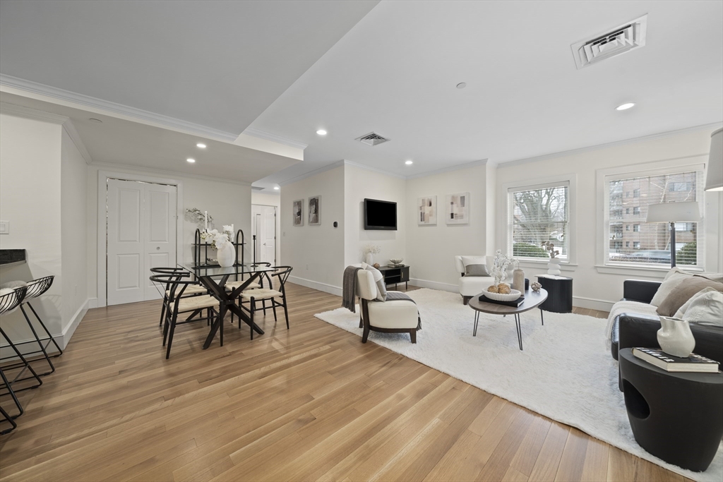 321 Hammond Pond Pkwy # 105