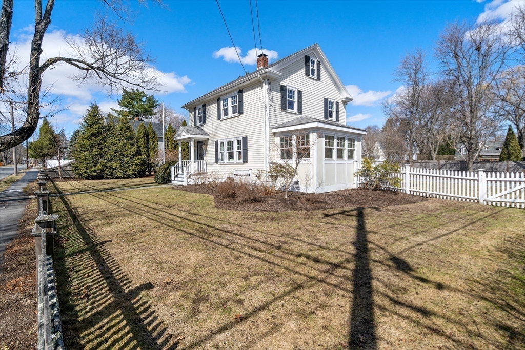 22 S Lincoln St