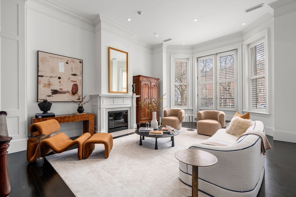 17 Commonwealth Ave # 1