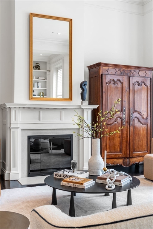 17 Commonwealth Ave # 1