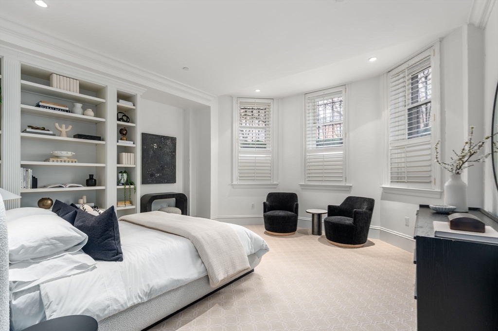 17 Commonwealth Ave # 1