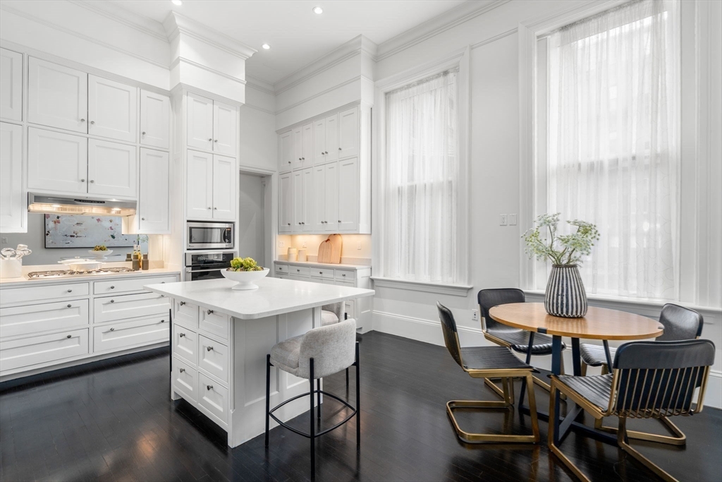 17 Commonwealth Ave # 1