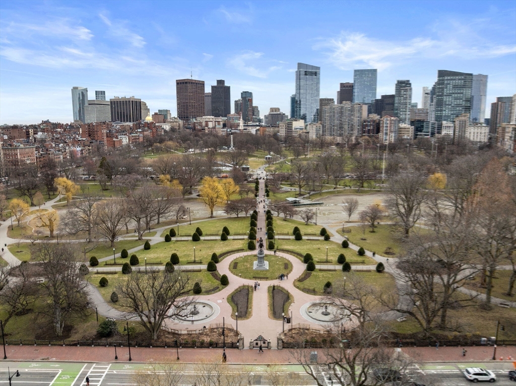 17 Commonwealth Ave # 1