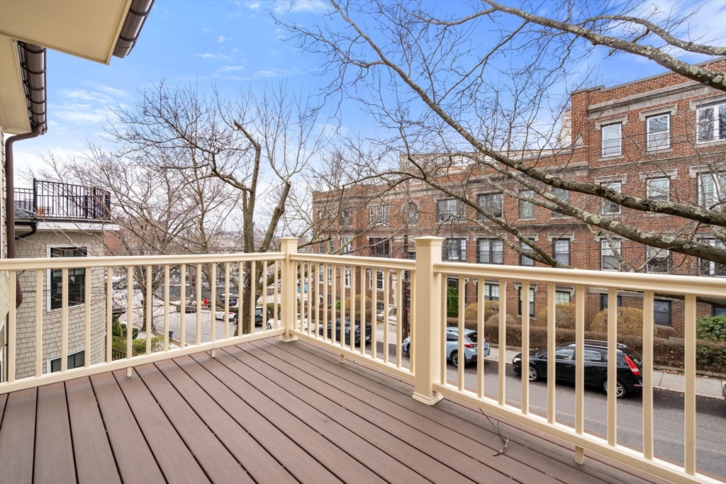 27 Summit Ave # 27