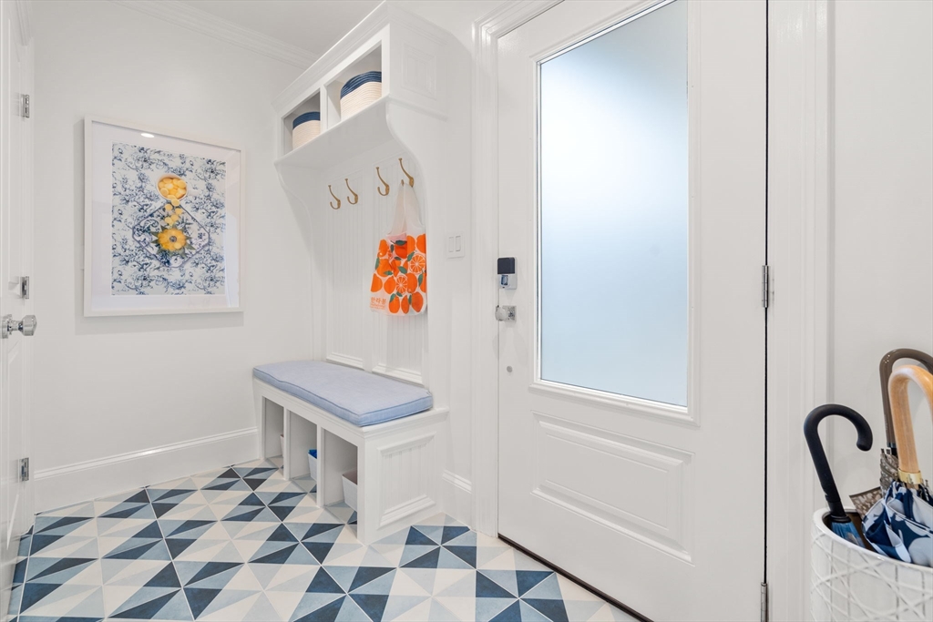 27 Summit Ave # 27