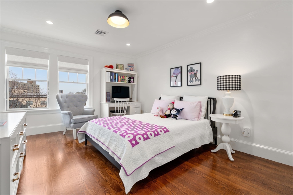 27 Summit Ave # 27