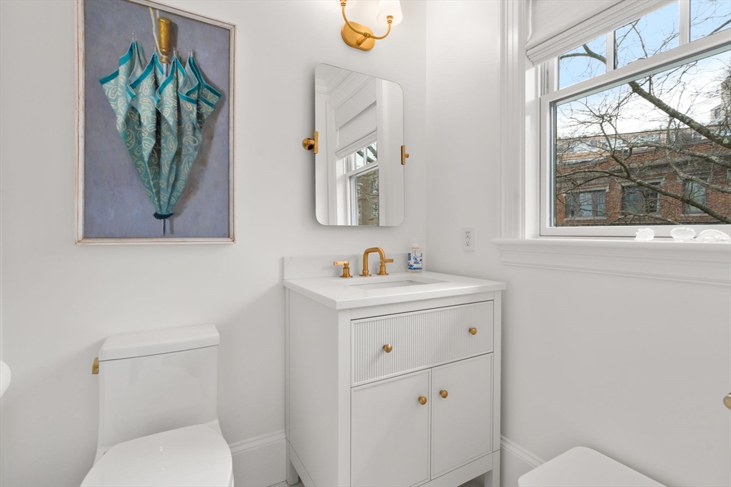 27 Summit Ave # 27