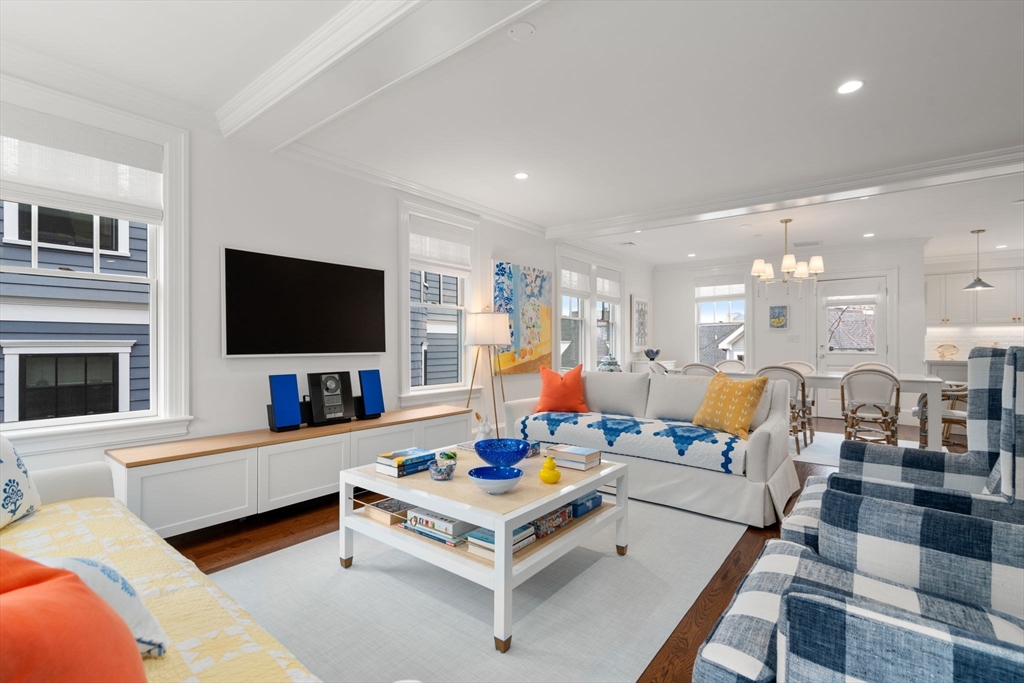 27 Summit Ave # 27