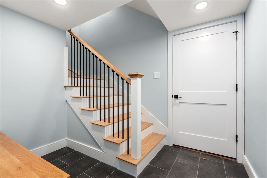 89 Newfield St
