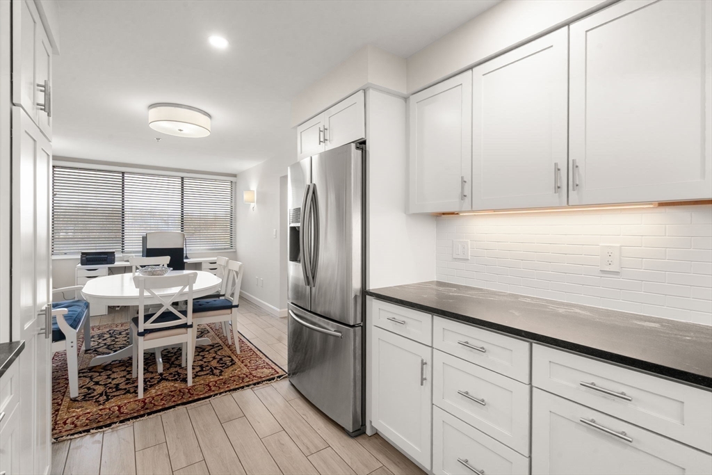 250 Hammond Pond Parkway # 604N