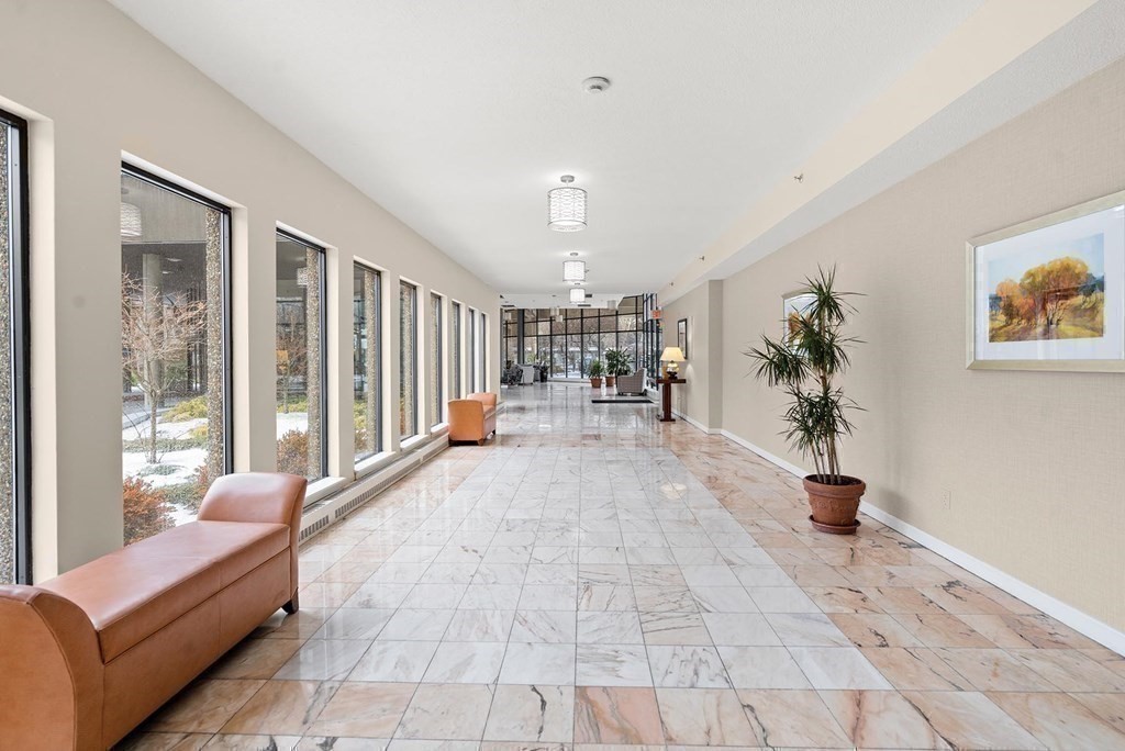 250 Hammond Pond Parkway # 604N