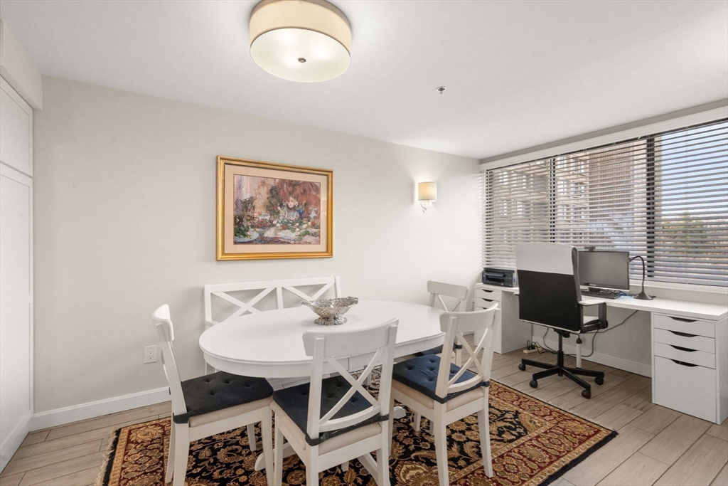250 Hammond Pond Parkway # 604N