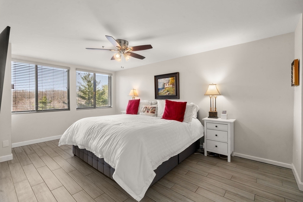 250 Hammond Pond Parkway # 604N