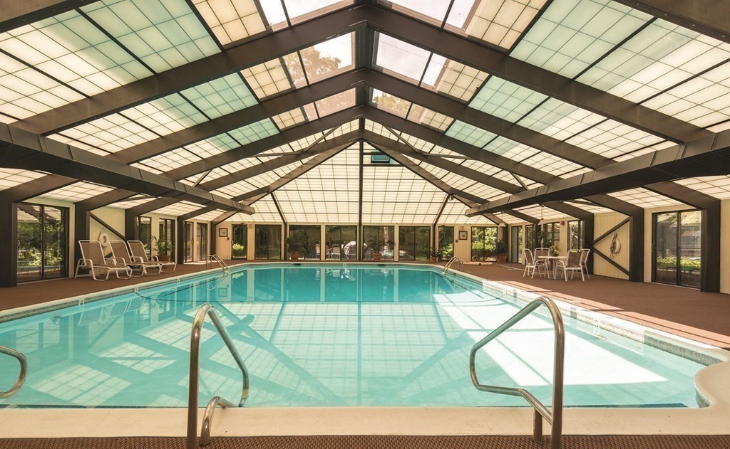 250 Hammond Pond Parkway # 604N