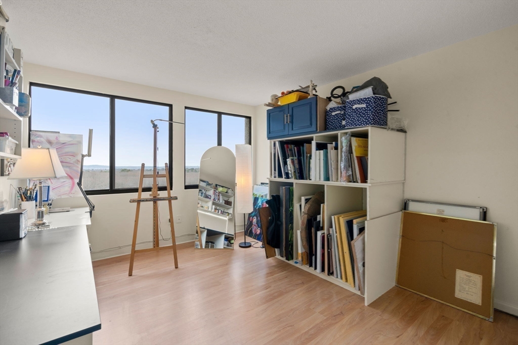 250 Hammond Pond Parkway # 1406N