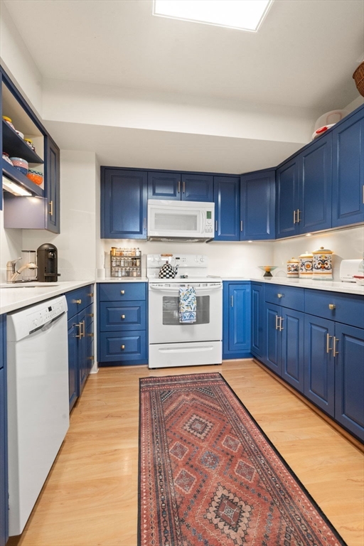 250 Hammond Pond Parkway # 1406N