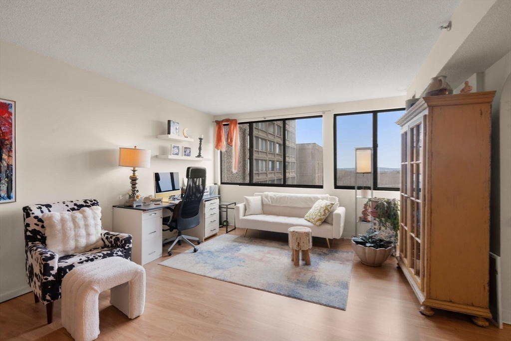 250 Hammond Pond Parkway # 1406N