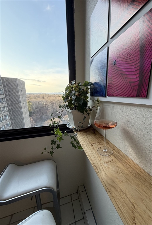 250 Hammond Pond Parkway # 1406N