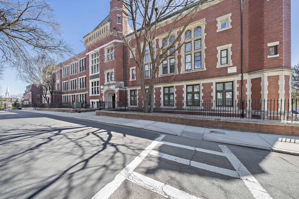 76 Elm St # 114