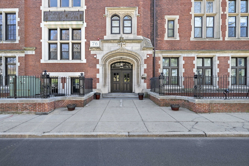 76 Elm St # 114