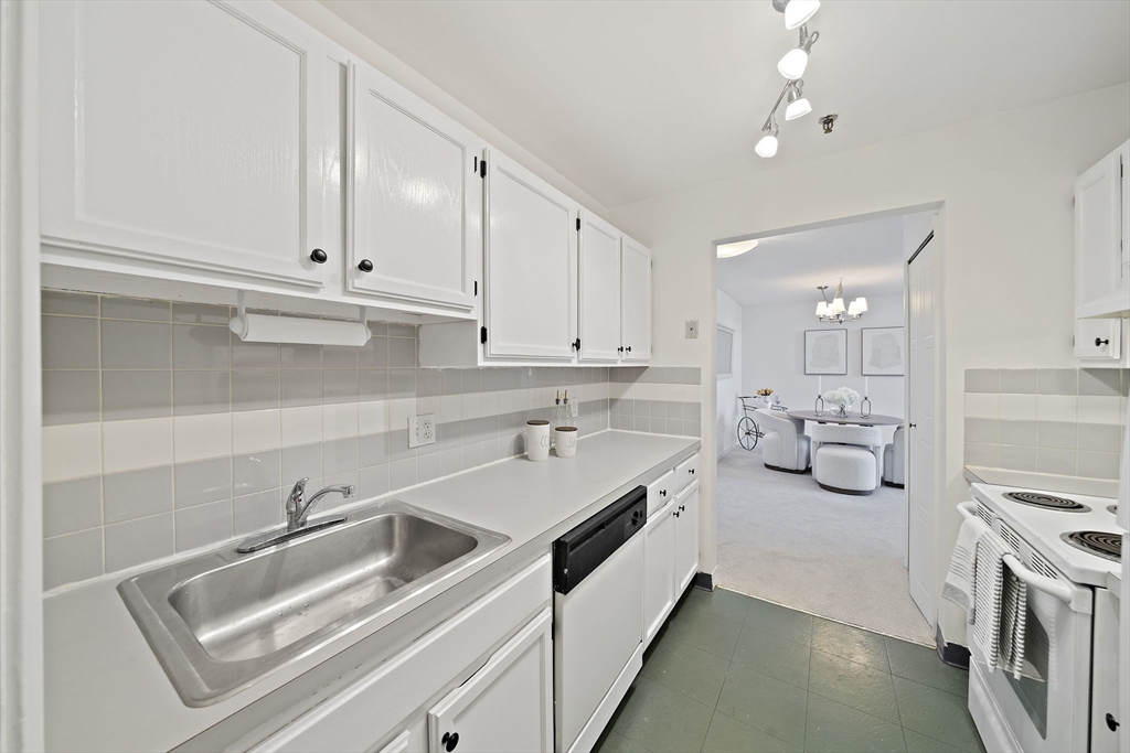76 Elm St # 114
