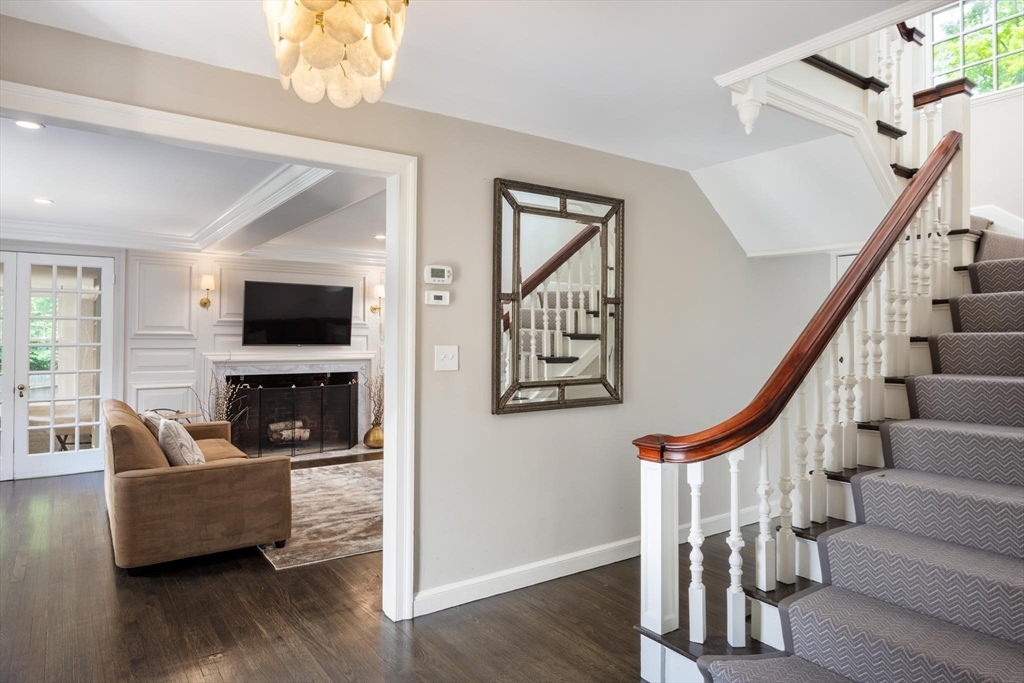 86 Waban Ave