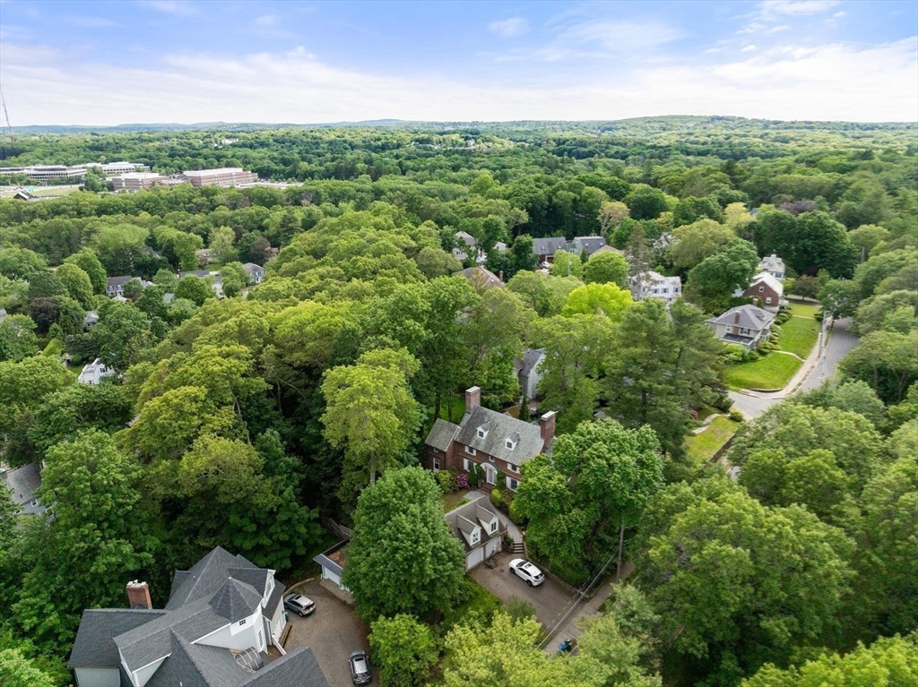 86 Waban Ave