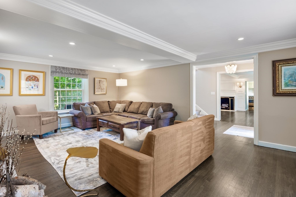 86 Waban Ave