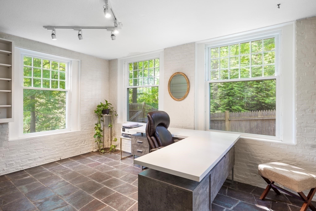 86 Waban Ave