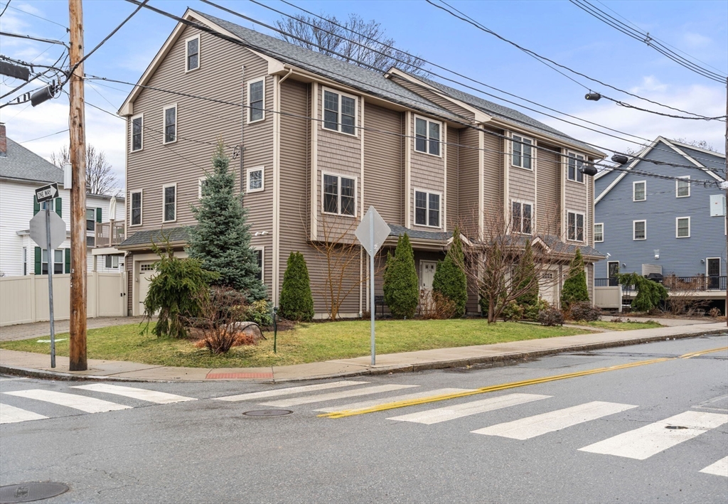 198 Lowell St # 1