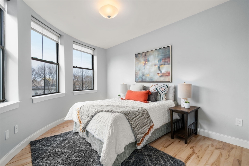 110-112 Cypress St Unit: PH3