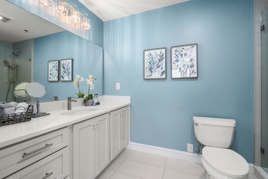 110-112 Cypress St Unit: PH3
