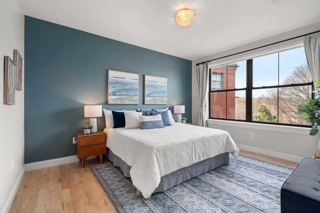110-112 Cypress St Unit: PH3