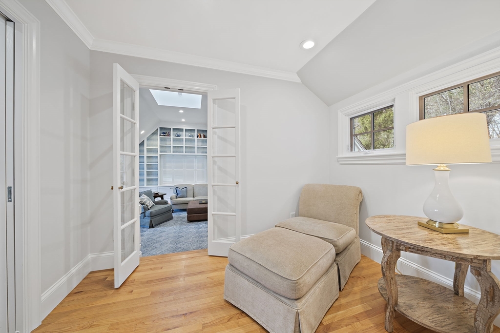 21 Endicott St