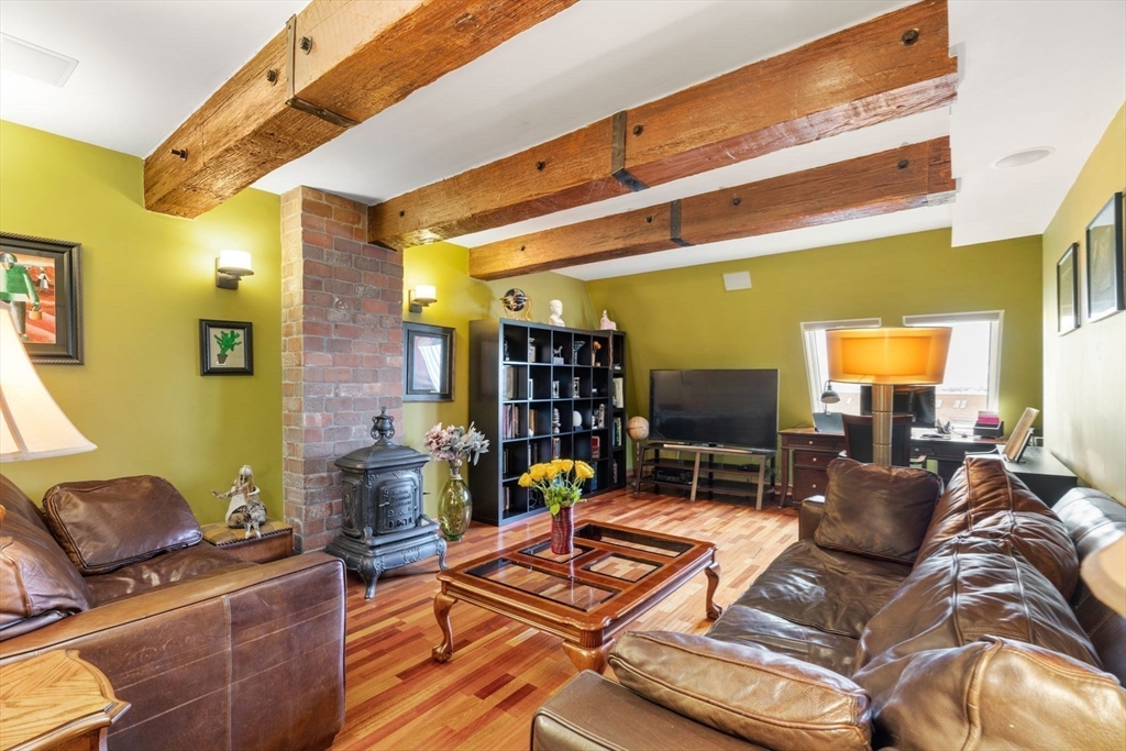 150 Lynnway # 702 Unit: PH-702