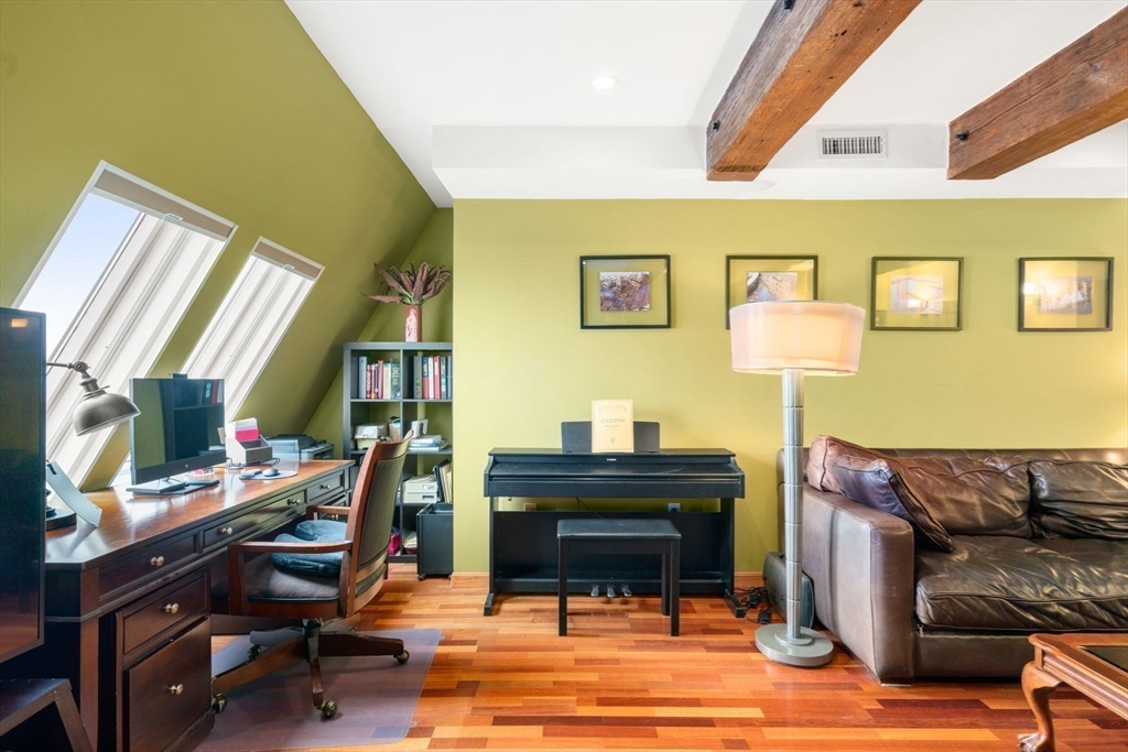150 Lynnway # 702 Unit: PH-702